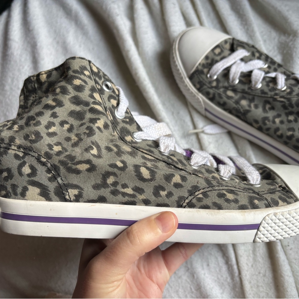 Women's size 6 Airwalks